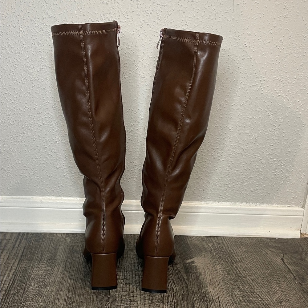 Chic Brown Heeled Women's Boots - Picture 5 of 6